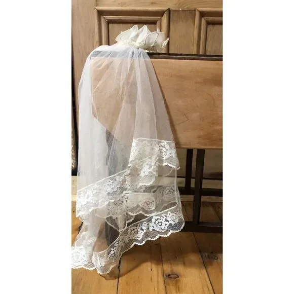 Womens Wedding Bridal Veil 2 Tiers Lace White Vintage